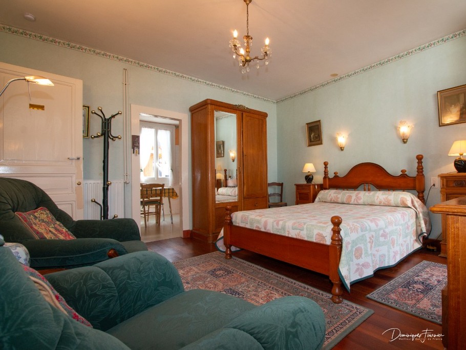 Chambre spacieuse avec lit double en 140