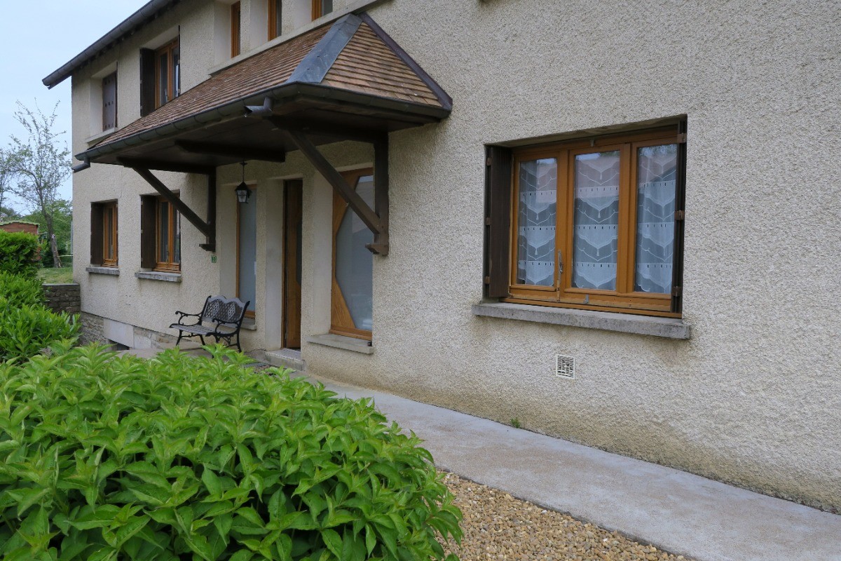 vue de l'entrée (côté terrasse)