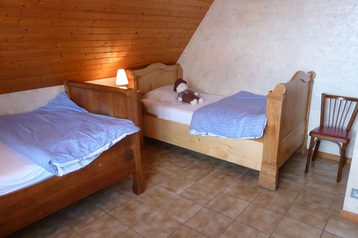 Chambre 3 : 2 lits individuels