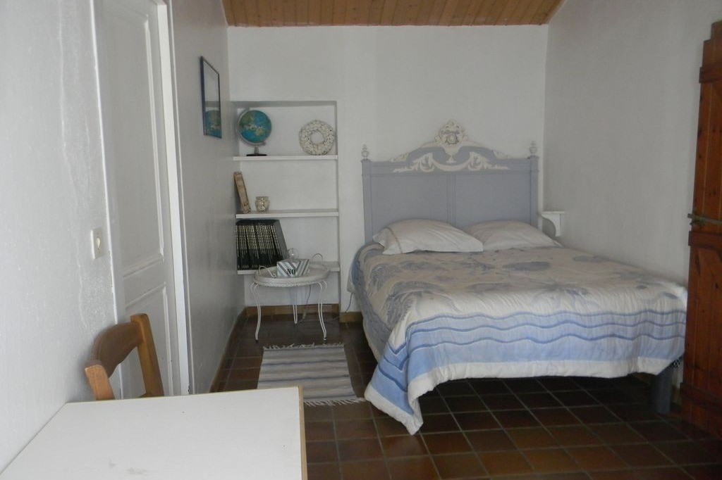 Chambre 2 (lit de 140)