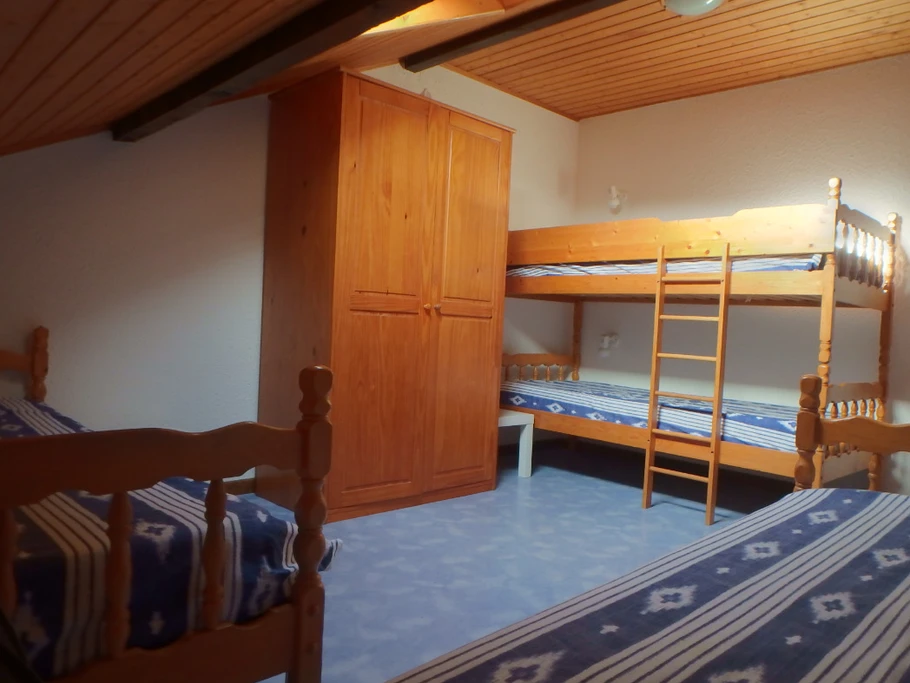 chambres avec 4 lits 1 personne