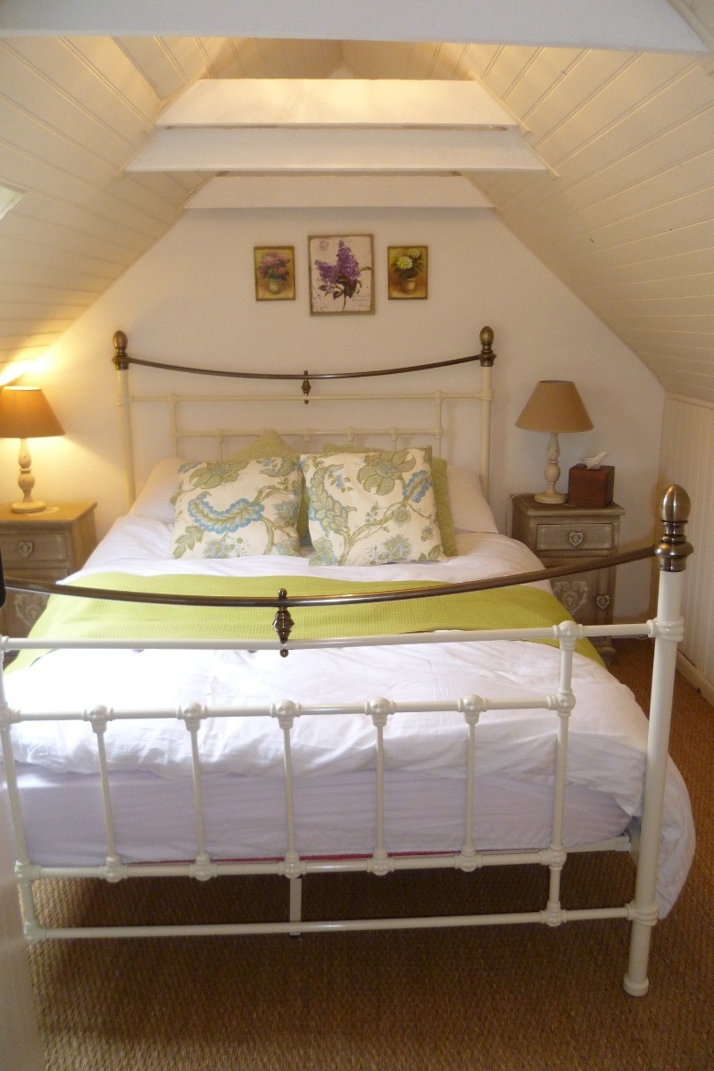 chambre au 2ème étage avec lit 140
