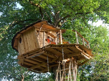 Cabane dans les arbres pour 4 personnes, Défi Planet, Dienné, Vienne