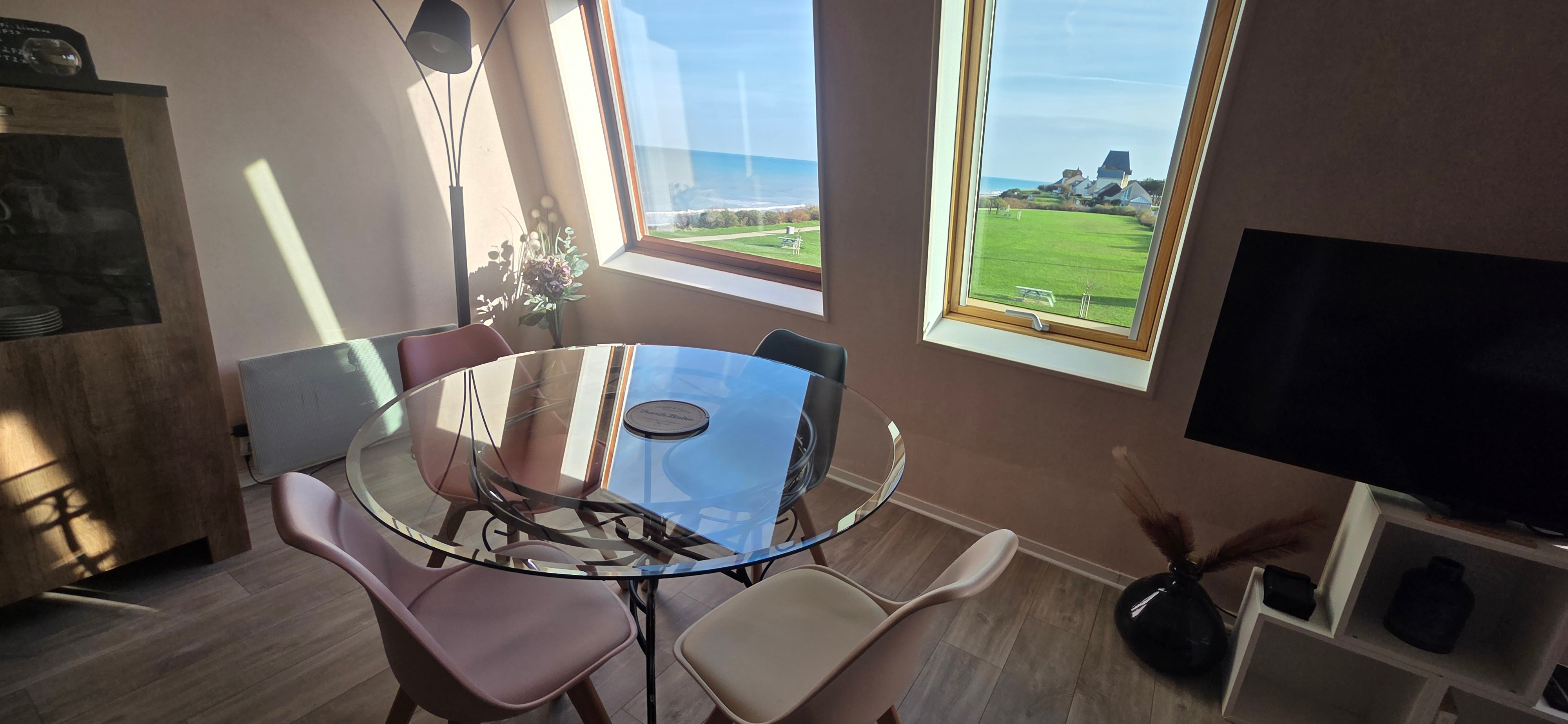 Flat in Bernières sur Mer facing the sea