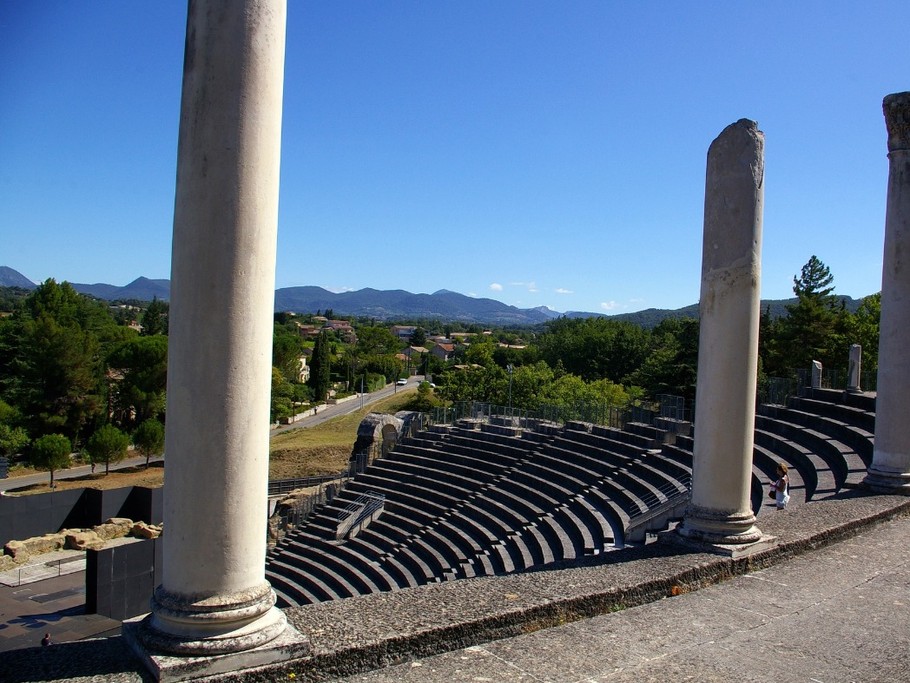 VAISON LA ROMAINE LE THEATRE ANTIQUE A 10 KM DU DOMAINE