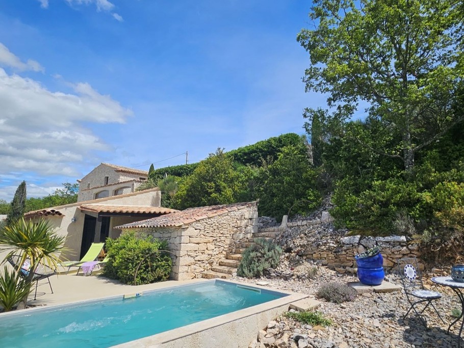 Dans un cadre naturel, Gîte le Larès, Domaine la Melette