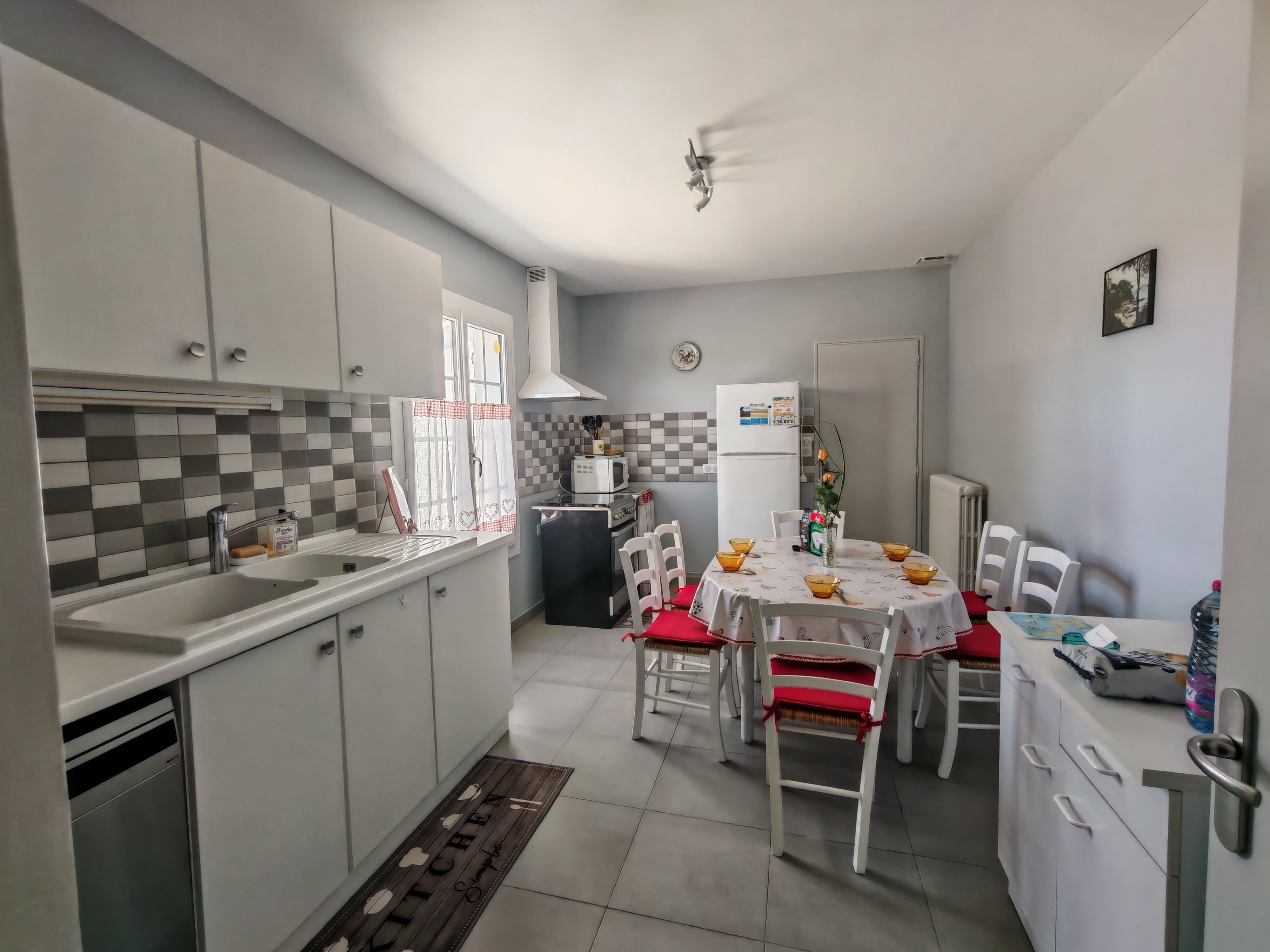 Kitchen/dining area