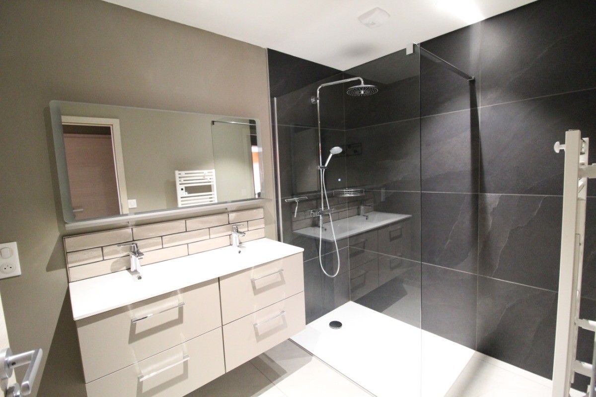 Salle d'eau spacieuse - Au camp de base