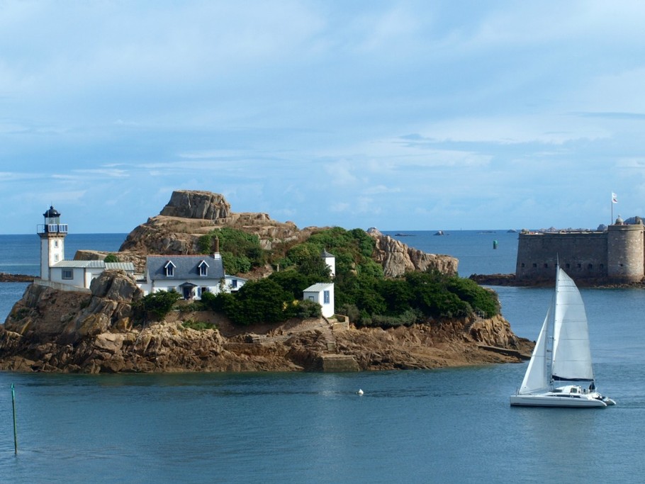 L'ile Louet et le château du Taureau en baie de Morlaix