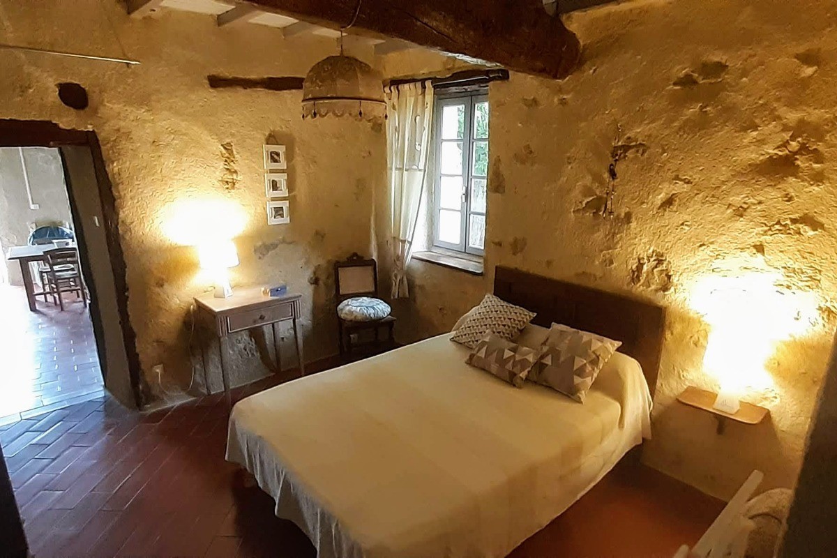 Gite Samaret - Lagardère - Gers - chambre cosy - murs en pierre