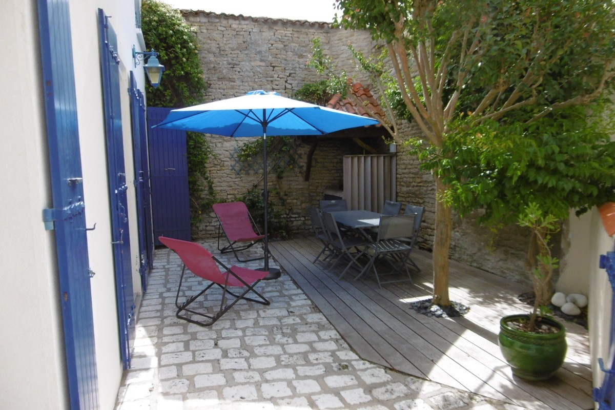 terrasse et cour intérieure