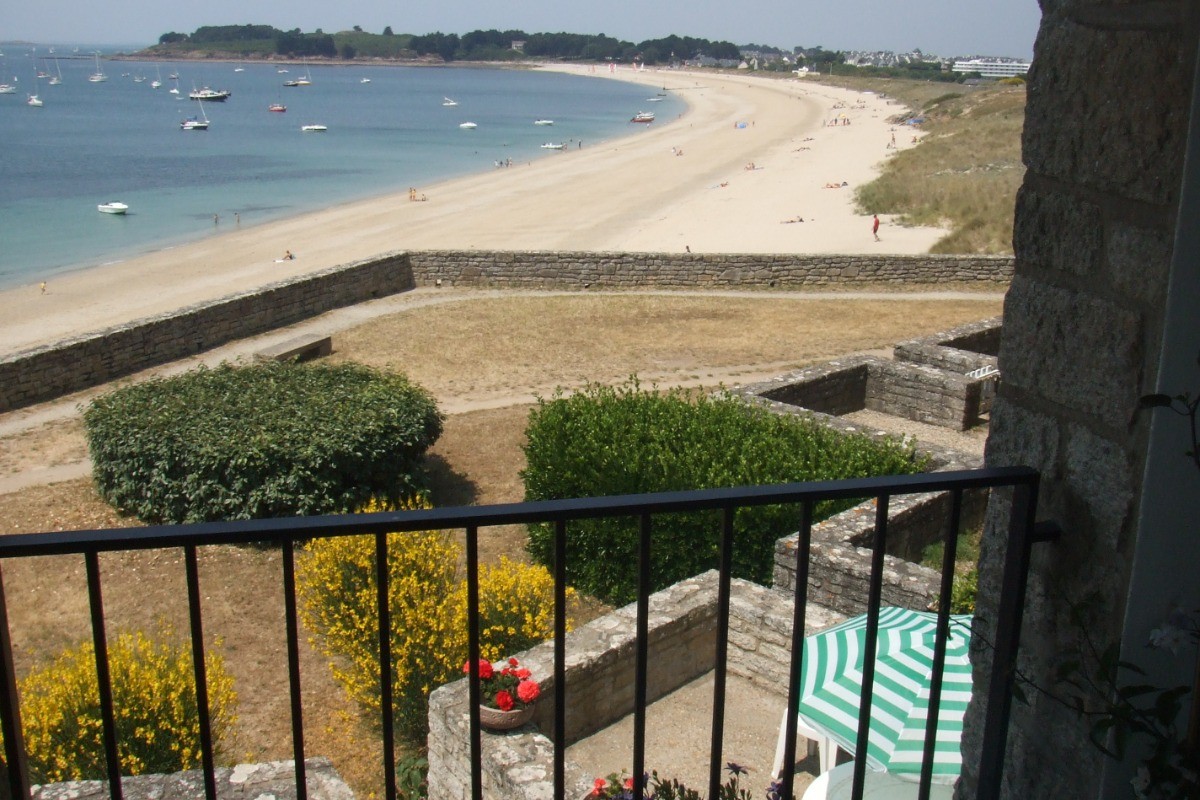 AU-DESSUS DE LA PLAGE du FOGEO