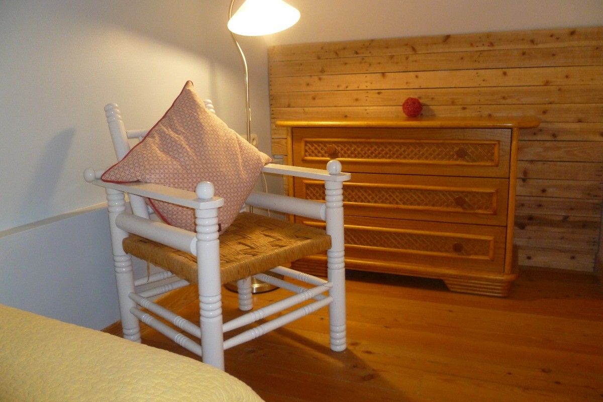 chambre en mezzanine avec 2 lits 1 personne