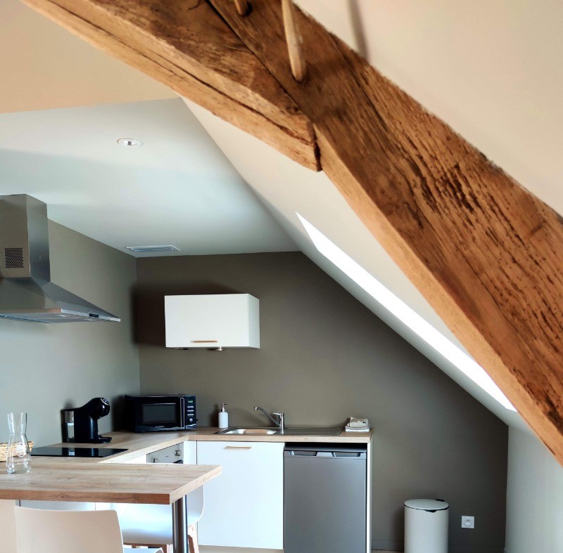 Cuisine entièrement équipée et aménagée pour la préparation de vos repas.