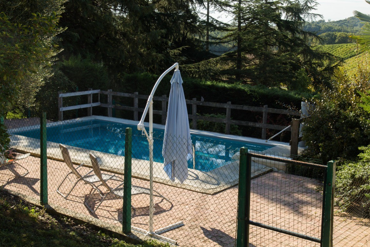 la piscine cloturée