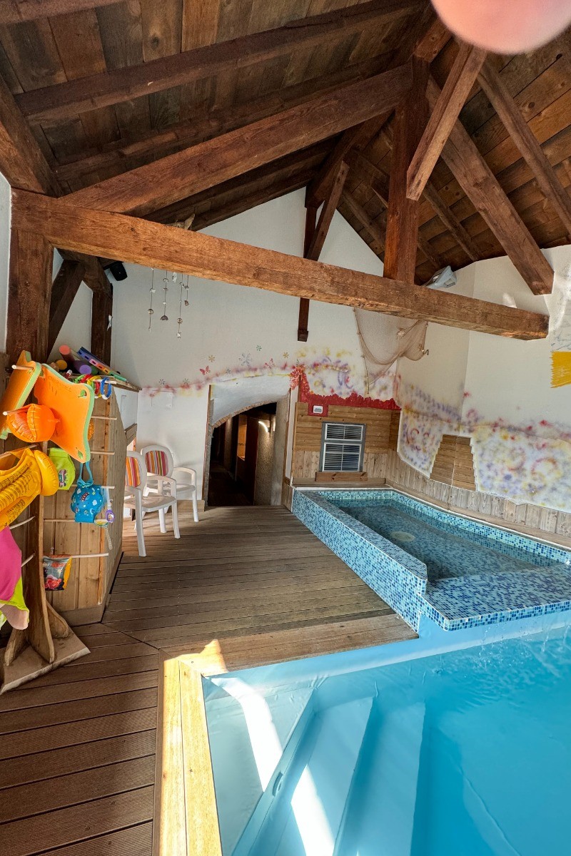 Espaces communs - piscine - Gîte Perce-Neige - Domaine de la Prairie des Prés