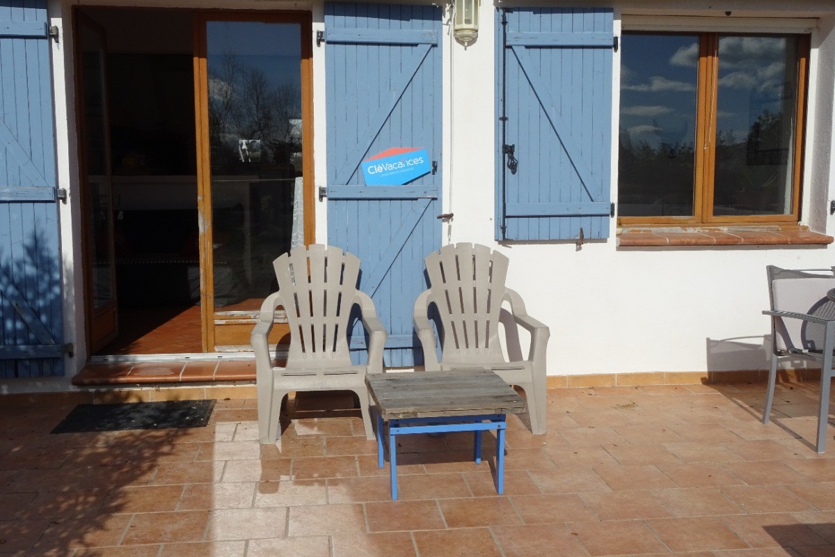Terrasse privée 20 m2 salon de jardin, barbecue