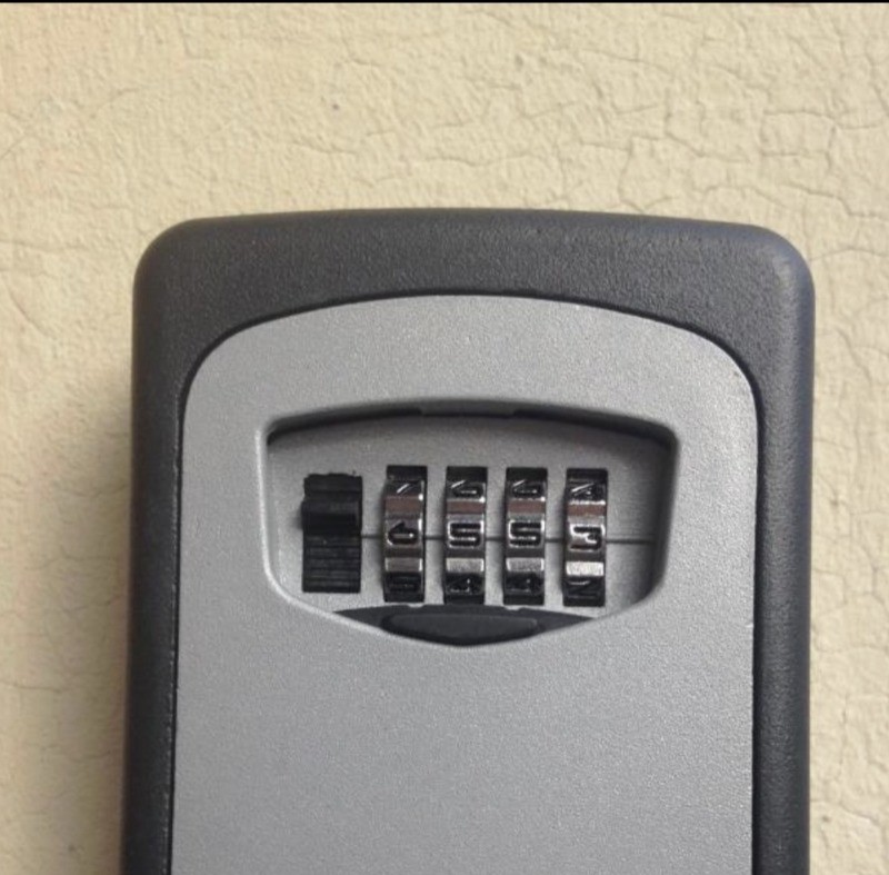 Pour les arrivées tardives, boite à clés à disposition - La Studette