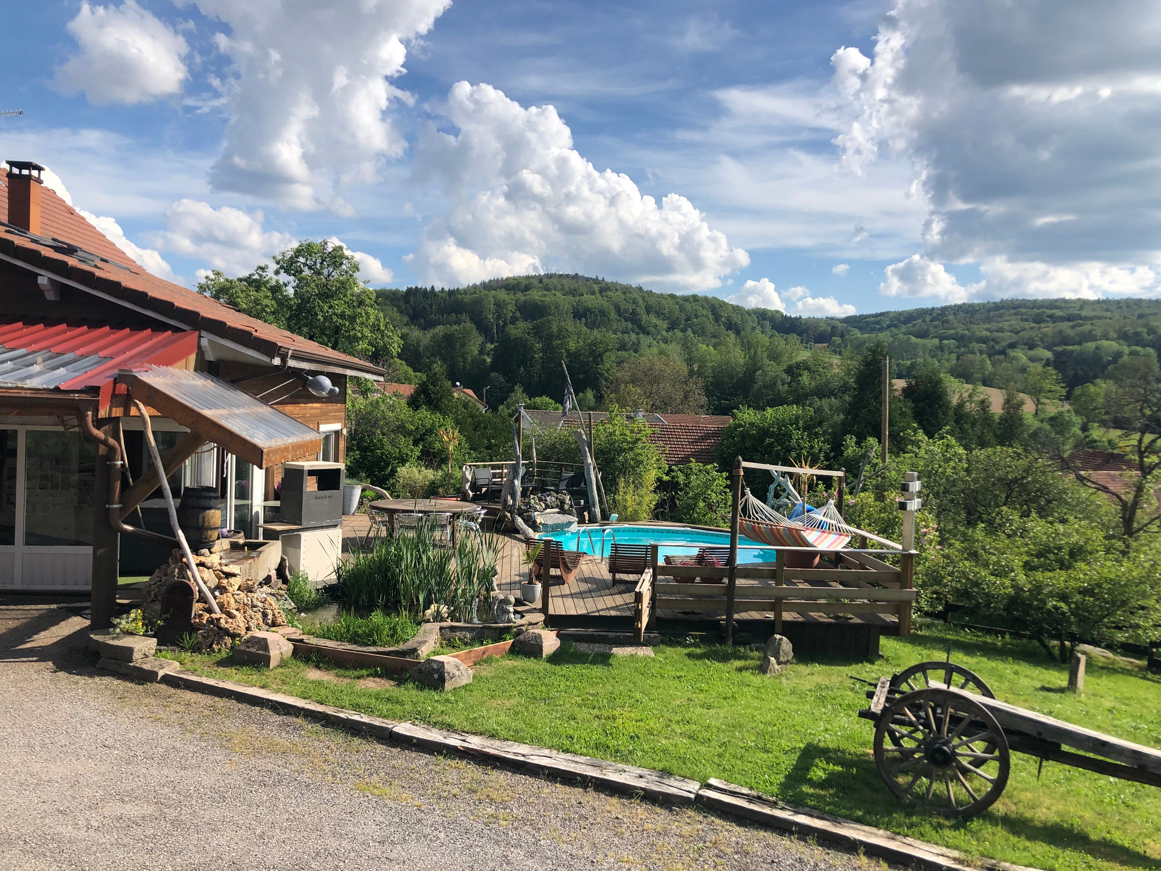 Gîte Ruine, esprit atypique, avec piscine et jacuzzi