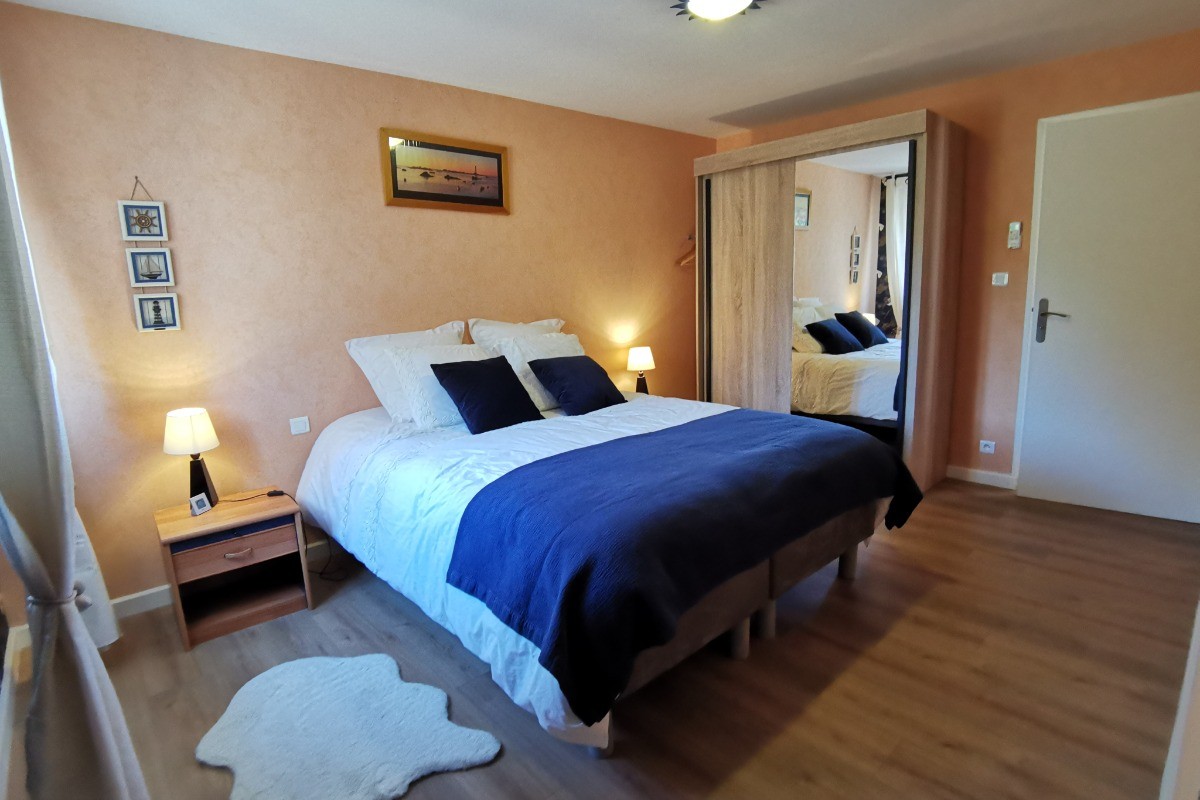 Grande chambre avec lit 160