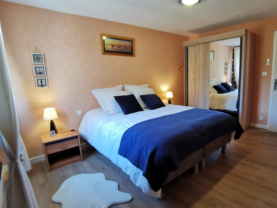 Grande chambre avec lit 160