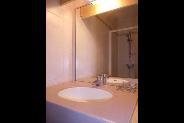 salle d'eau (douche, lavabo)