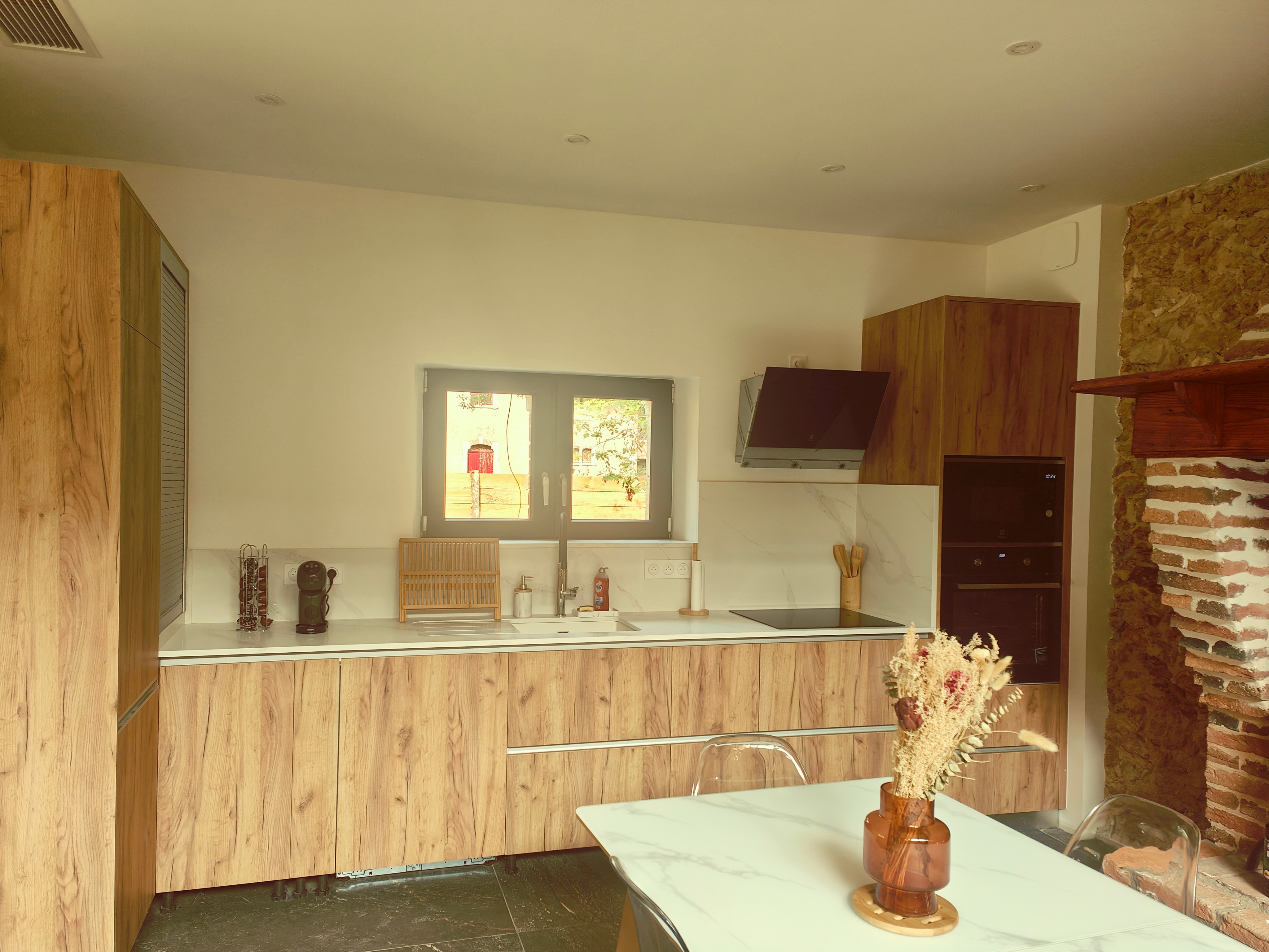 Gîte d'hybère - Cuisine salon