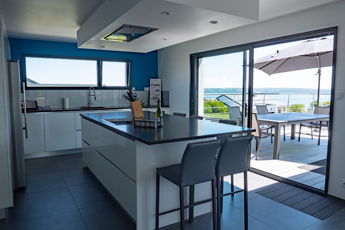 cuisine donnant sur la terrasse