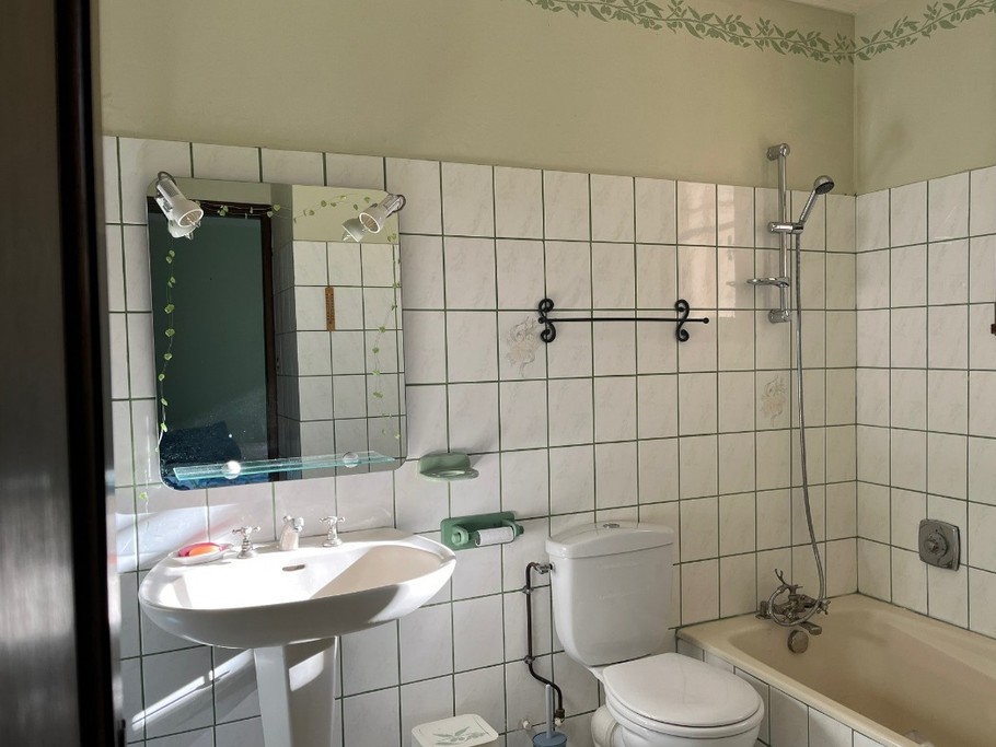 Salle de bain attenante à la chambre Olivier