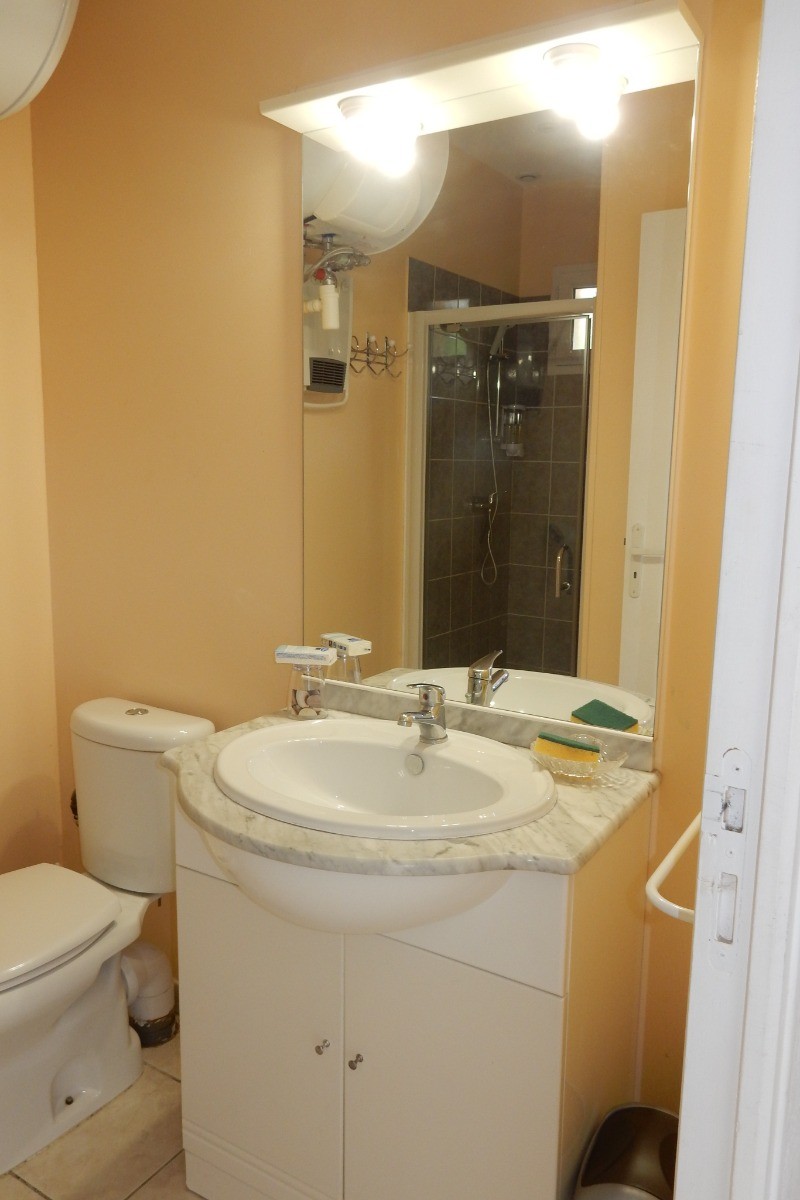 Salle d'eau Gîte Puivert Mirepoix Pyrénées Cathares