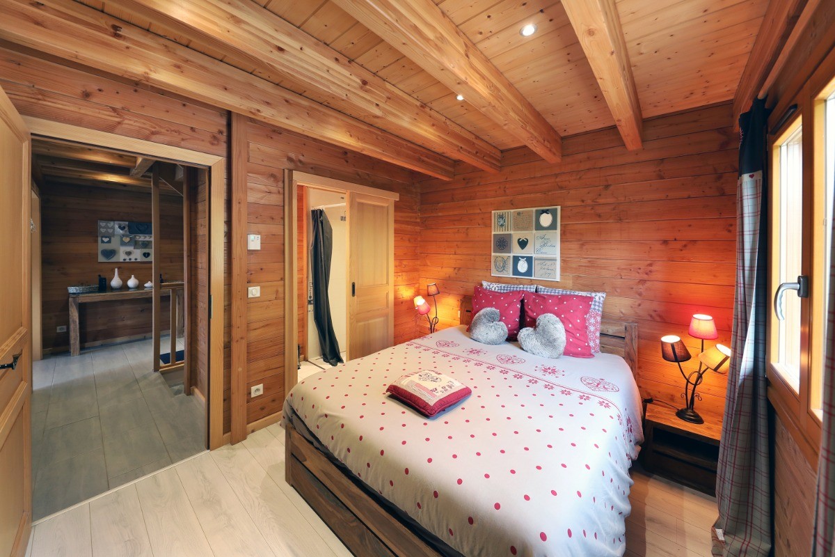 Chambre n°1 avec salle d'eau Salon/ séjour - Chalet Liézey