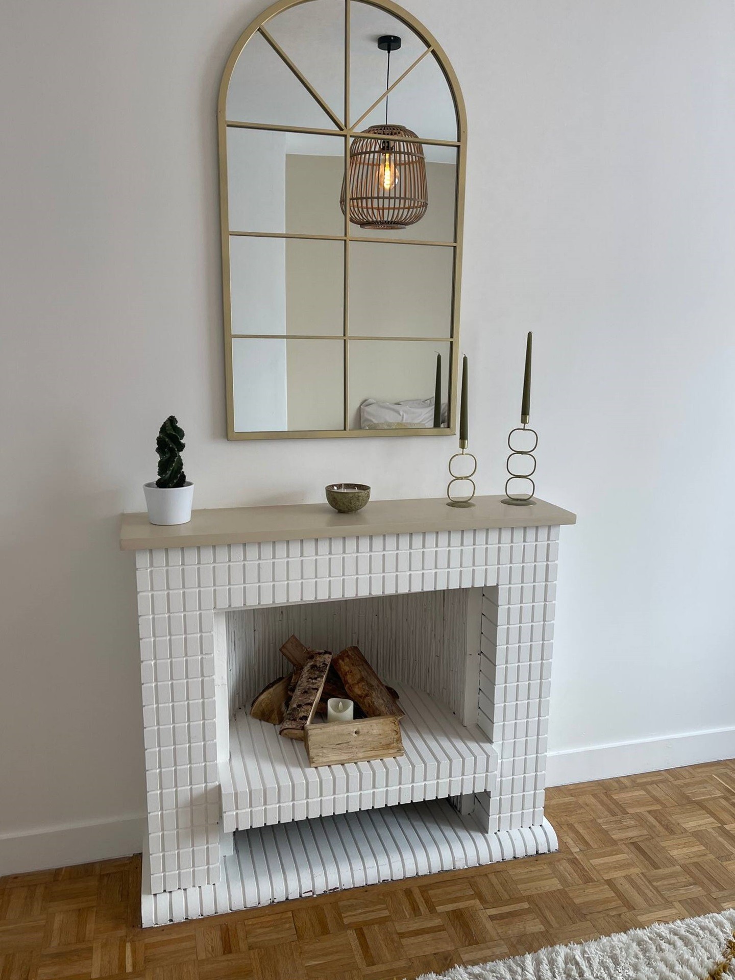 cheminée décorative dans la chambre