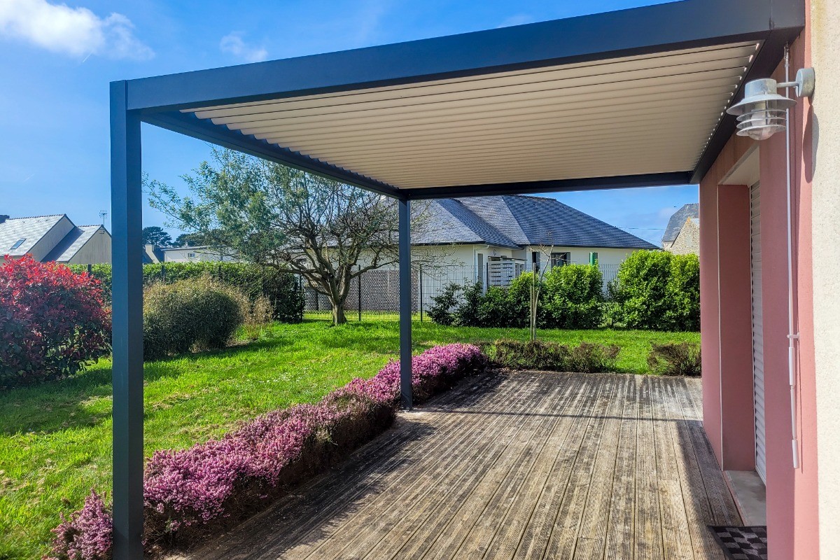 Terrasse avec pergola climatique