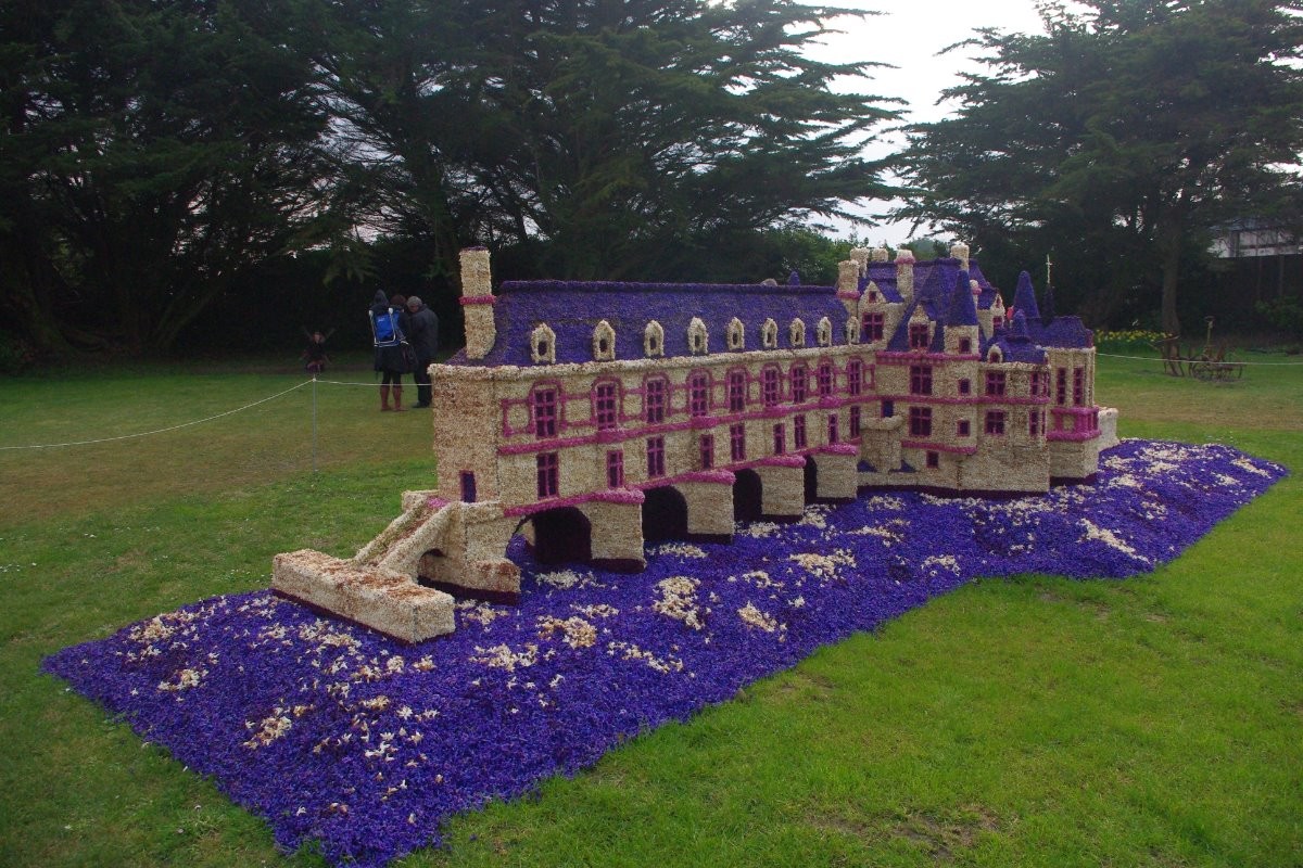 chateau de fleurs à la torche fin mars