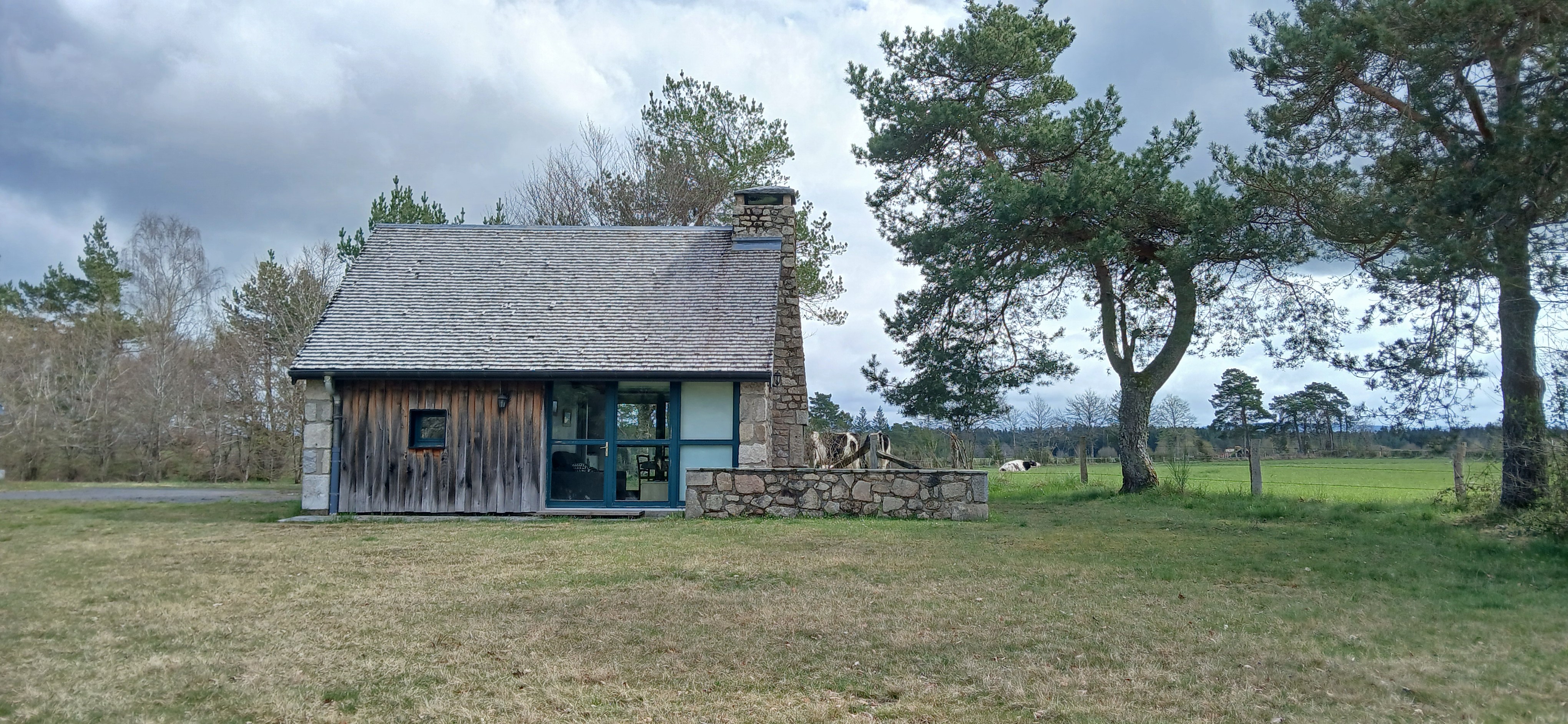 Etang de Farges, Saint Germain près Herment, Chalet Bleu - Extérieur