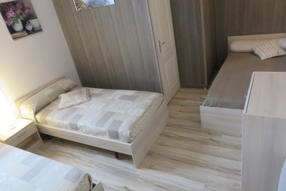 Chambre étage 3 lits de 90