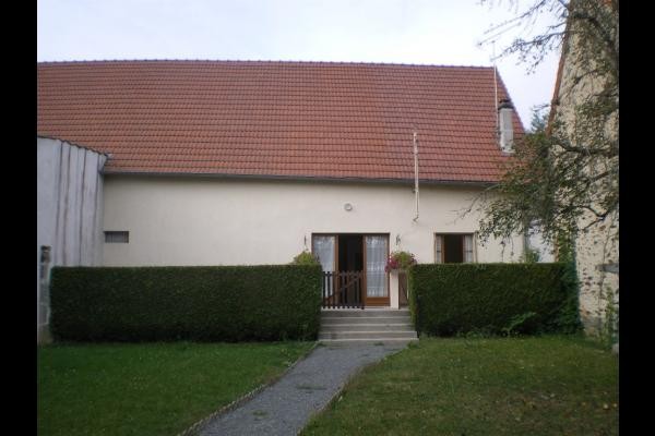Maison au cœur du bourg de Genouillac en Creuse