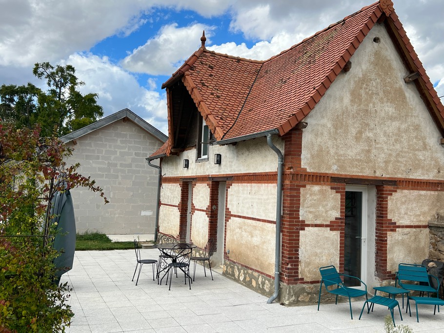 Le Gite Rouge et sa terrasse
