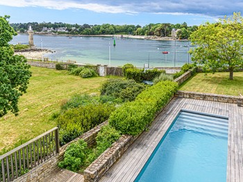 Vue sur l'Odet et lla piscine