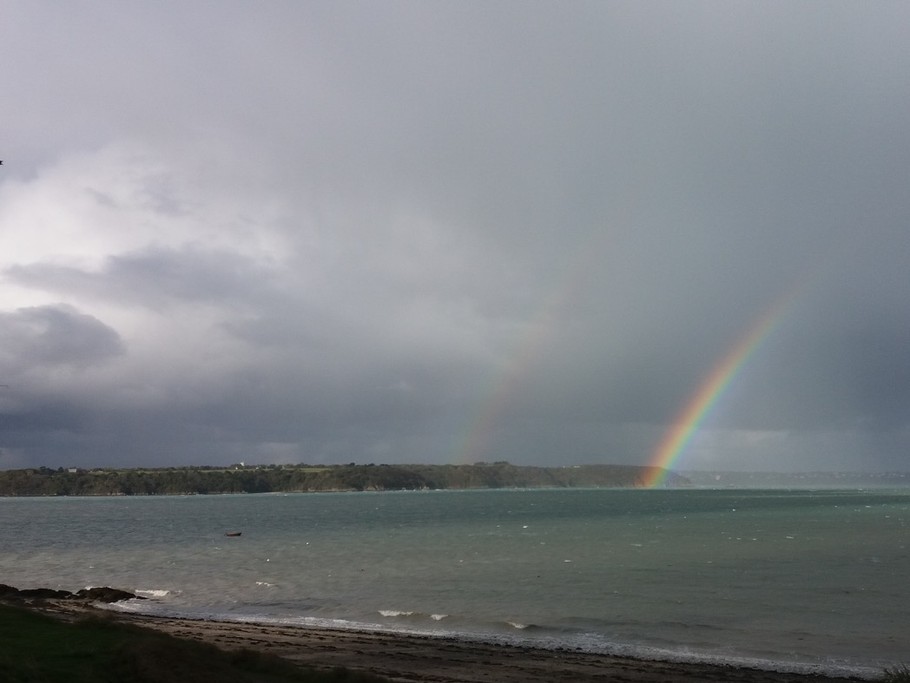 Arc-en-ciel en vue