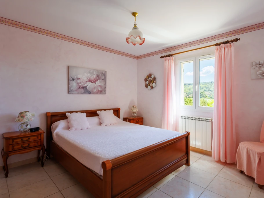 La Chambre "Rose" avec lit en 160 cm