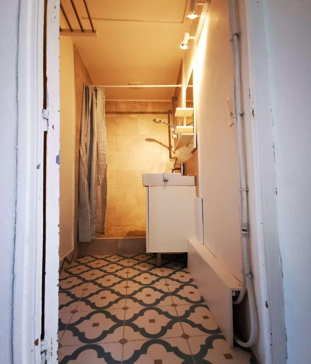 La salle d'eau de la maison vigneronne