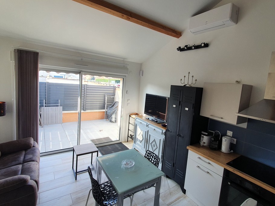 Studio Lameira, Montrond-les-bains, Loire (42) - Pièce de vie donnant sur la terrasse