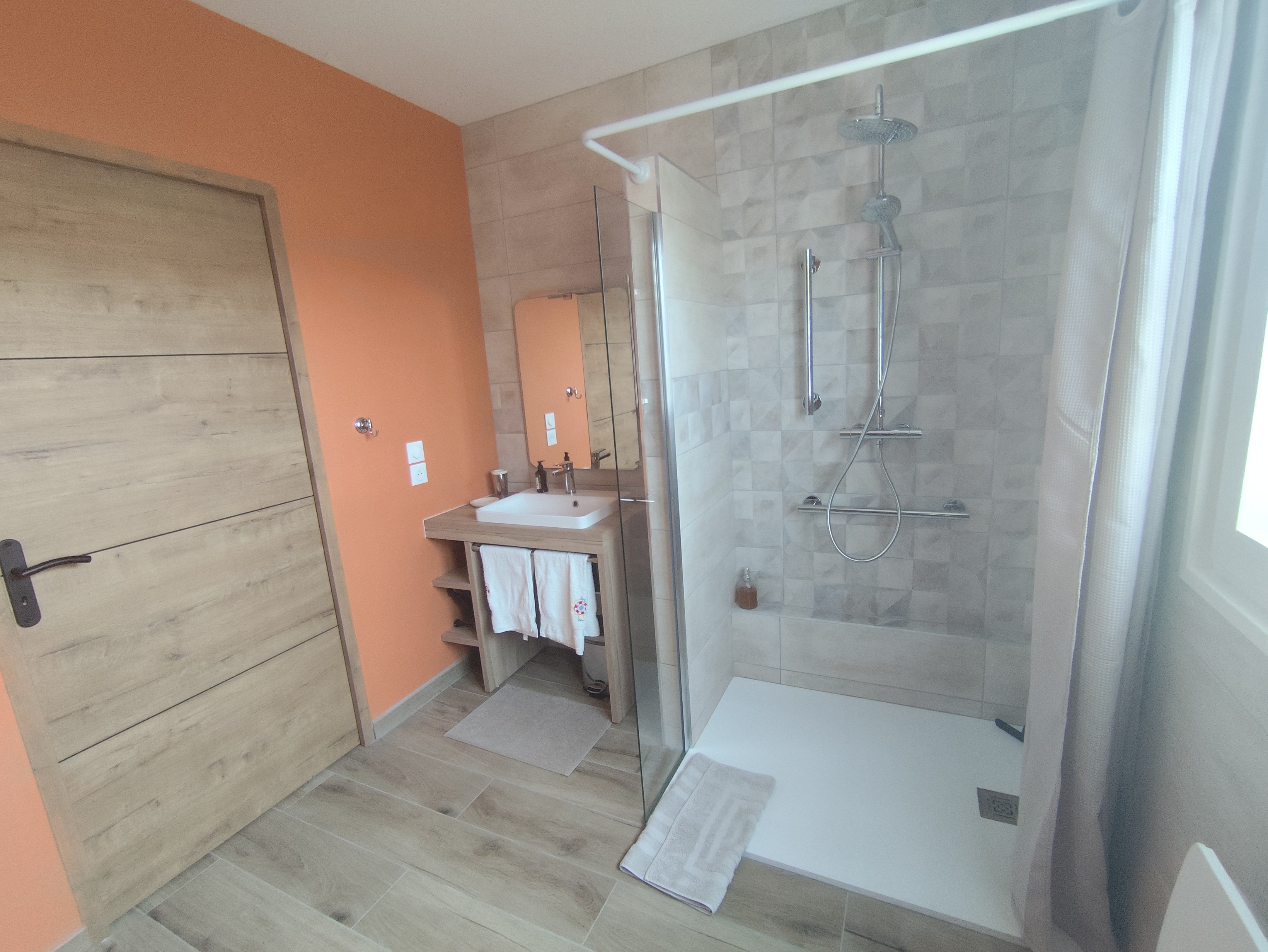 Salle d'eau PMR