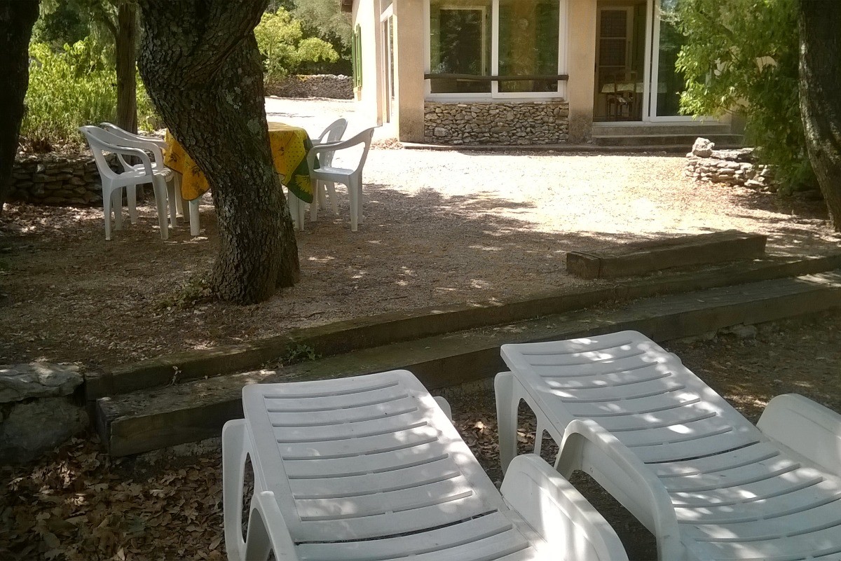 Sous les chênes