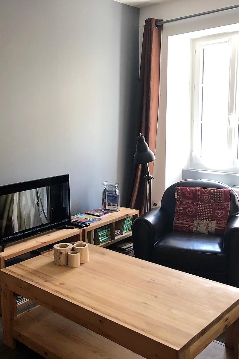 Spacieux appartement aménagé avec charme, au cœur du village-Côté salon