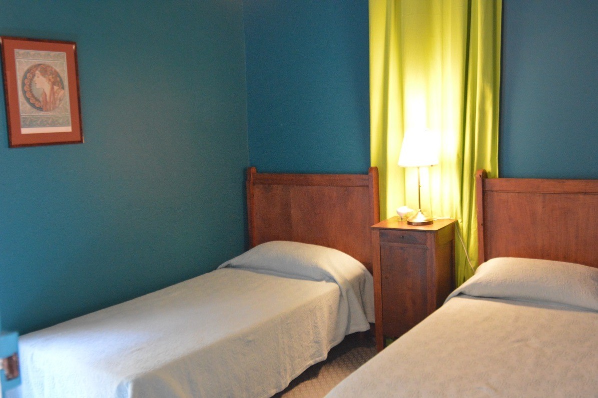 Chambre confortable – Location de vacances Hérault.
