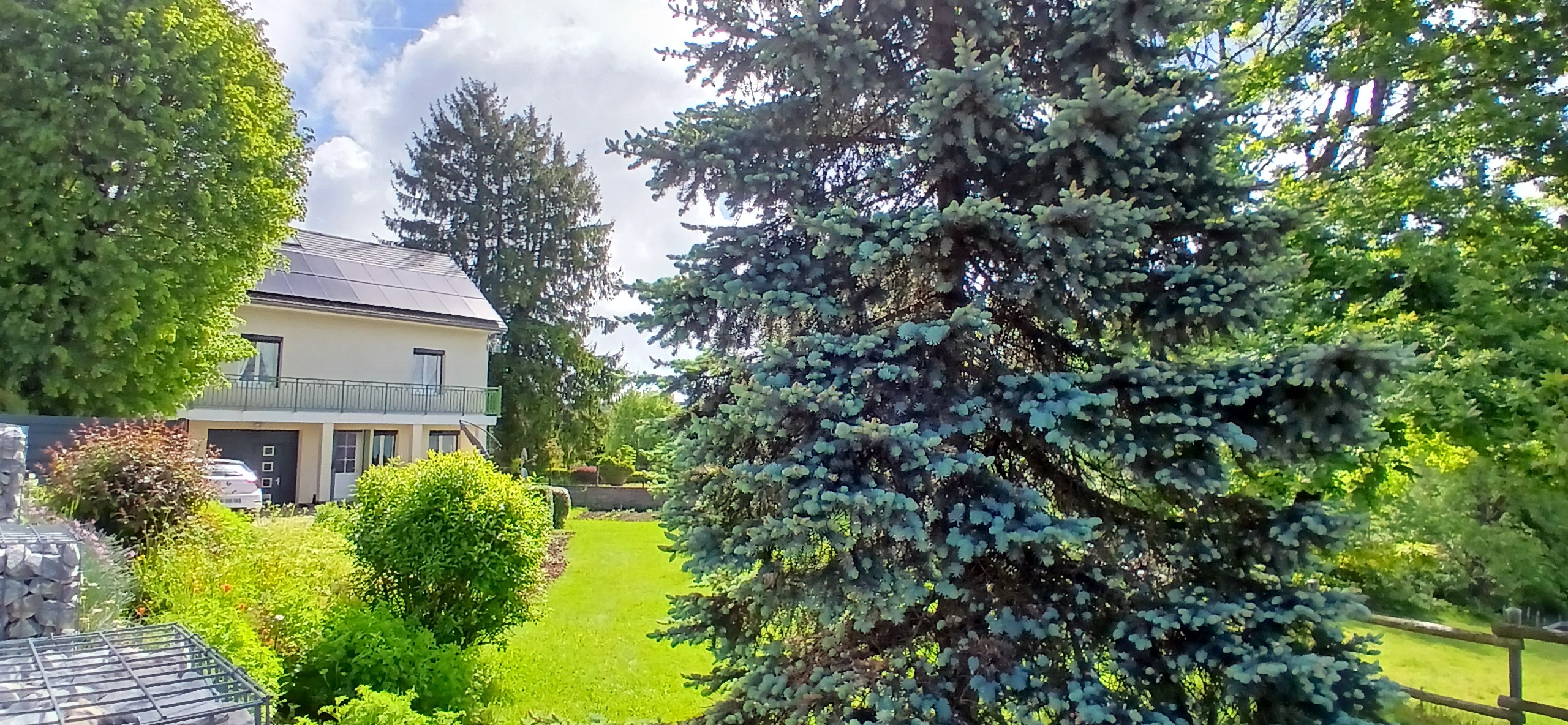 Joli appartement 4 pers. en rez-de-jardin de notre maison, avec terrasse et jardin à Cros, Puy de Dôme, Auvergne