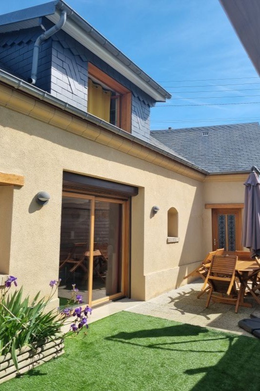 Gîte les Lions- Je commence ma visite par cette photo récente prise le 13 avril 2024 ! (allez jusqu'à la fin des photos pour voir la visite en vidéo)