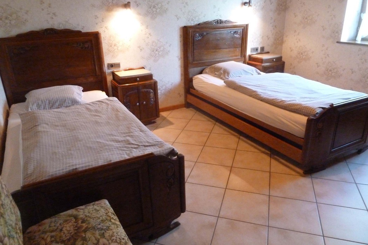 Chambre 3 : 2 lits 100 x 200 cm